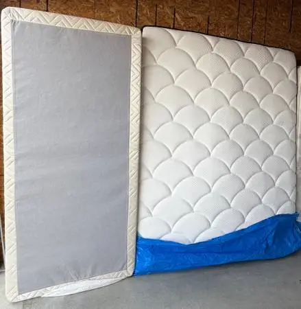 DreamCloud Luxury Hybrid King Mattress Medium-Firm Memory Foam w/Box