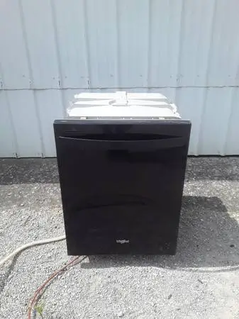 Whirlpool dishwasher In great condition.