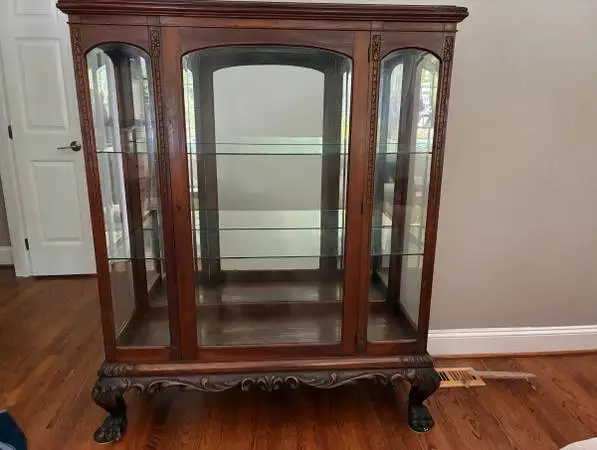 Antique 1900 Mahogany Curio Cabinet - Mirrored Back, Curved Glass, Lion Paw Feet
