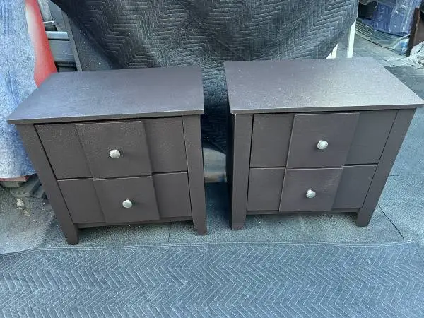 GET A NICE PAIR OF NIGHTSTANDS FOR A BUDGET