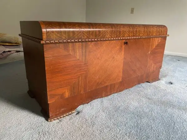 Lane Waterfall Cedar Chest (full size)