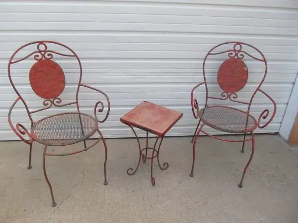 Vintage Metal Bistro Set 2 Chairs & Table