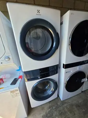 New ! Electrolux steam 27 white stackable washer and gas dryer