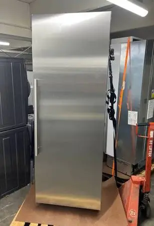 DISPLAY MODEL - Liebherr Built In Refrigerator with BioFresh
