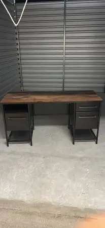 Very Nice Computer Desk EXCELLENT Condition