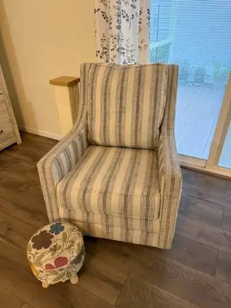 Kambria Pebble Swivel Chair