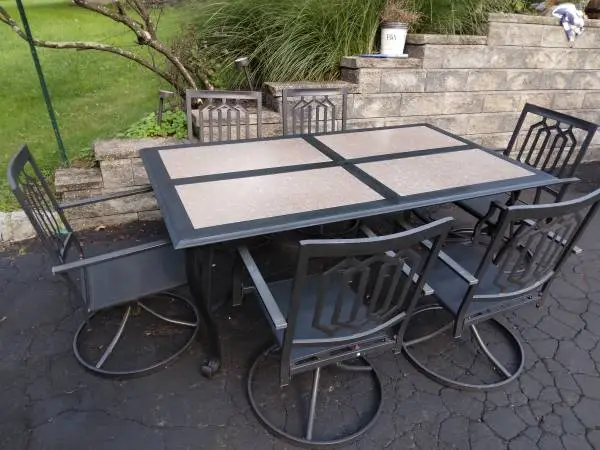 BEAUTIFUL ALUMINUM OUTDOOR LARGE PATIO TABLE 6 SWIVEL CHAIRS