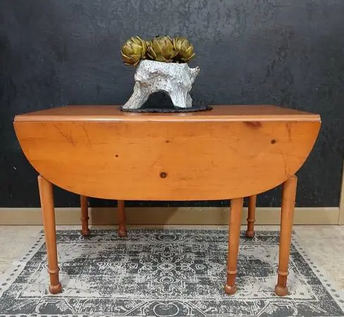 Beautful Vintage Solid Wood Drop Leaf Dining Table