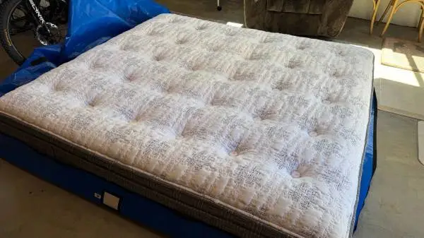 King Koil Pillow Top King size Mattress (soft!)
