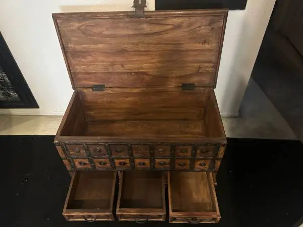 PRISTINE HIGH-QUALITY, RARE RAJASTHANI CHEST WITH METAL DECOR CAN DELIVER LOCAL