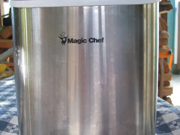 ICE MAKING MACHINE