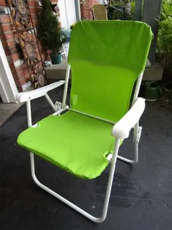 Green Folding Lawn Chair-Nice