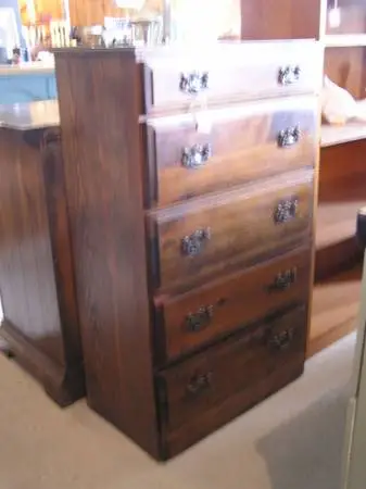 CHEST DRESSER!