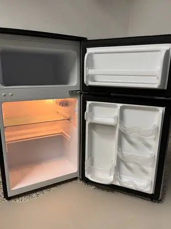 Magic Chef Mini Fridge (Refrigerator & Freezer) in Stainless Look!