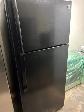 28 Wide Black GE Refrigerator
