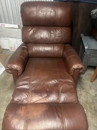 Leather Lazy-Boy Recliner Chair