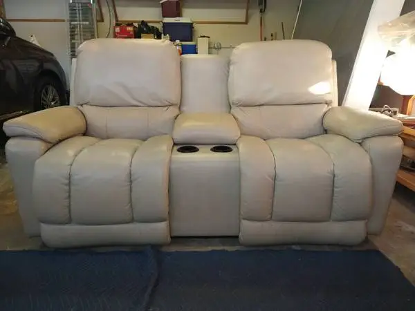 LA-Z-BOY GREYSON ICE LEATHER POWER LOVESEAT w/ HEADREST & CONSOLE
