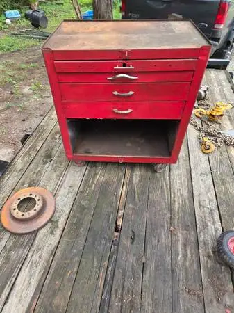 4 tool box on wheels