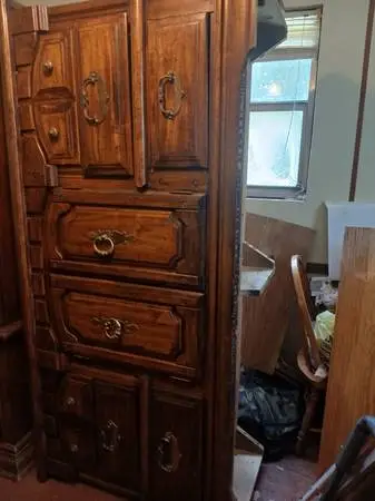 4 piece queen bedroom suit