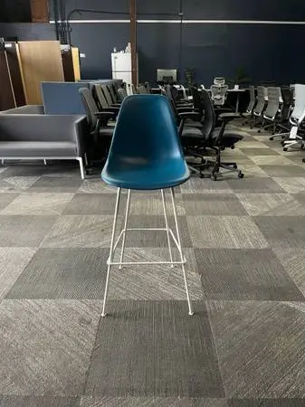 Herman Miller Eames - Stool Version