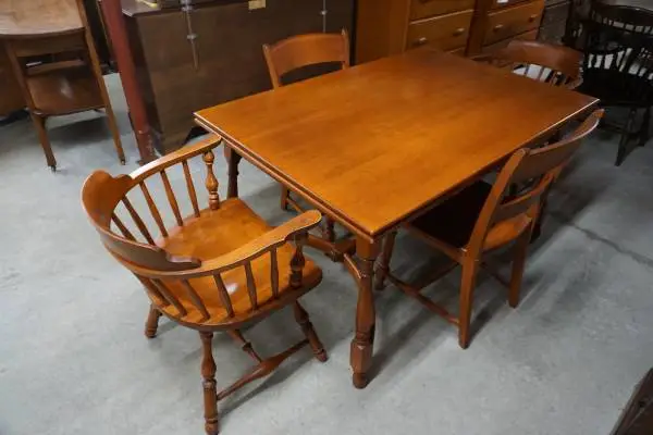 Maple Table & 4 Chairs