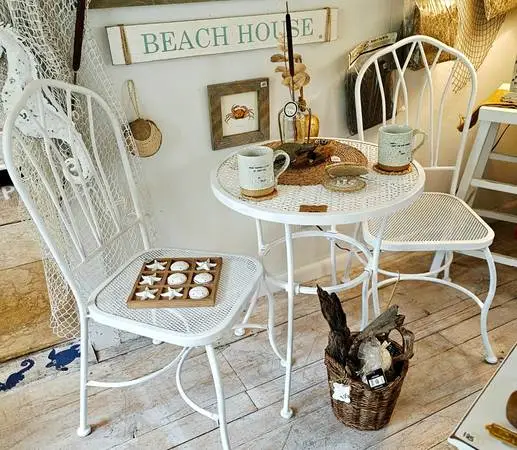 White Metal Patio Set