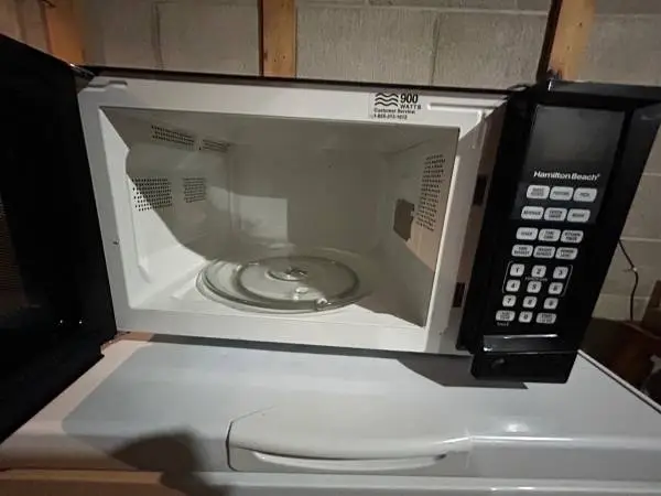 Microwave, Roku TV for sale”excellent condition “