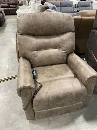 Clearing out New Recliners, Swivel, Lift Chairs! All must go ASAP!