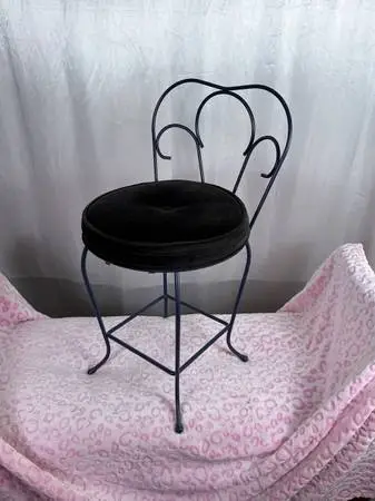 Vintage Mid-Century Sweetheart Vanity Chair – Midnight Blue & Black Ve