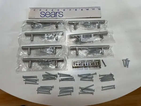 cabinet / drawer handles