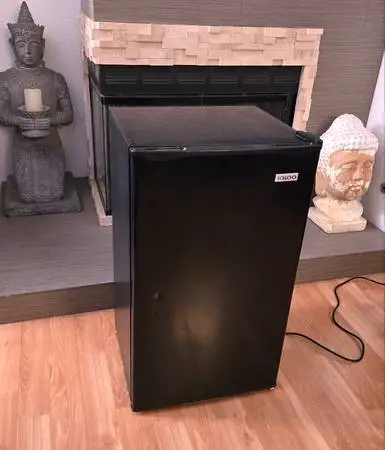 mini - fridge with freezer - igloo - refrigerator - refridgerator