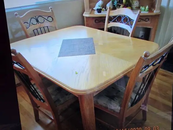 Very nice table and 4 chairs