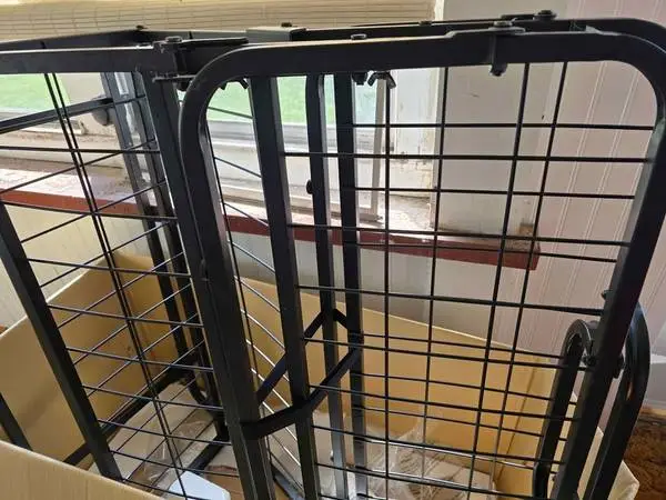 ✨Twin Foldable Bed Frame—Like New✨