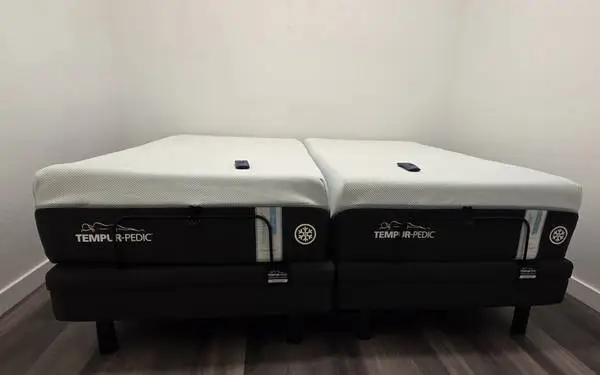 Split King Tempur-Pedic PROBreeze Medium Hybrid Adjustable Bed
