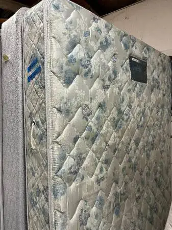 Queen Mattress and Box Set, Clean Bed
