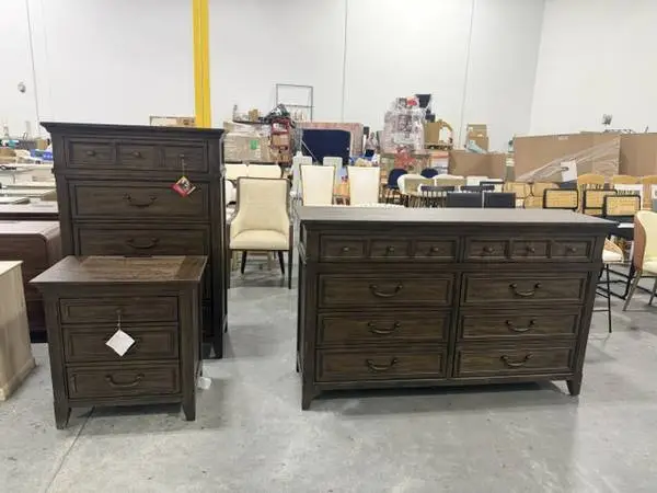 Liberty Furniture Paradise Valley 3 Piece Bedroom Set Saddle Brown