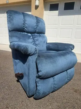 LAZY BOY ROCKER RECLINER CHAIR