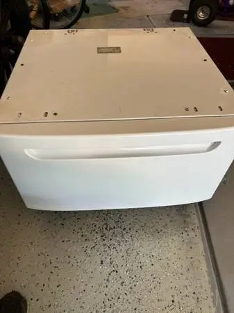 Washer or Dryer Base
