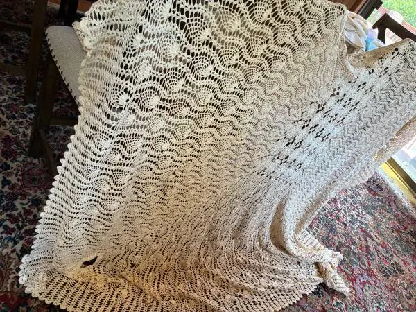 LACE QUEEN BED CANOPY ABOUT 40 YEARS OLD IN GOOD CONDITION CLEAN