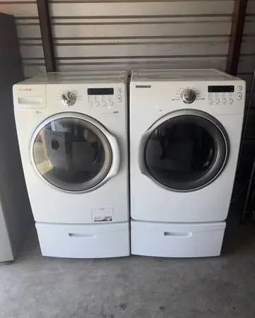 Samsung Washer And Electric Dryer Matching Set With Pedestals