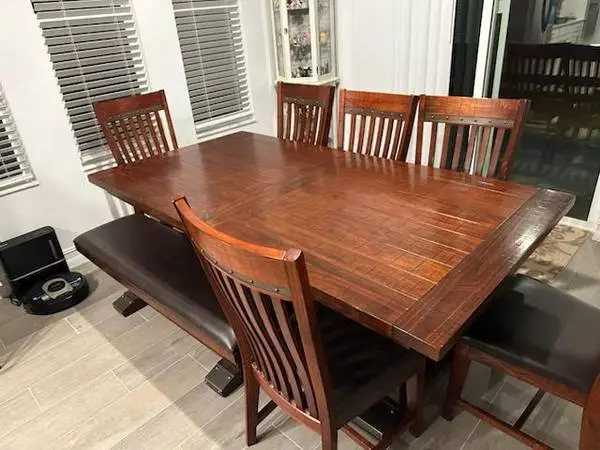 Beautiful Solid Wood Dinning Table