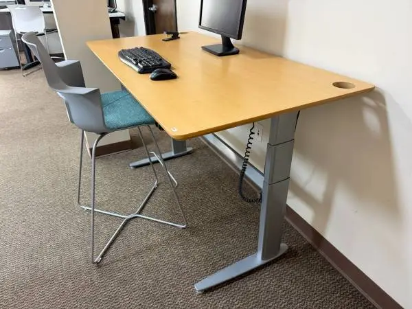 Sit Stand Desk / Adjustable Height Desks / Standing Desk