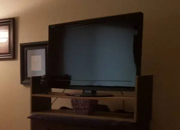 47 Flat Screen TV - Samsung