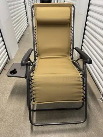 Quality deluxe gravity Chairs PAIR