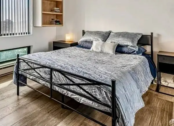 Queen bed