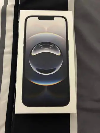 iPhone 16e