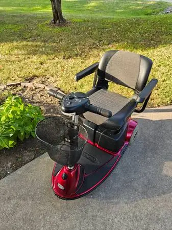 Revo / Pride Mobility Scooter