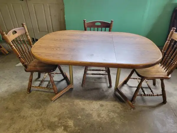 Round/Oval Solid Oak Dining Set with Five Chairs $150