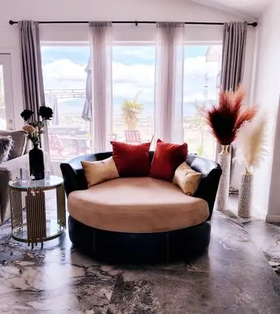 Swivel chair
