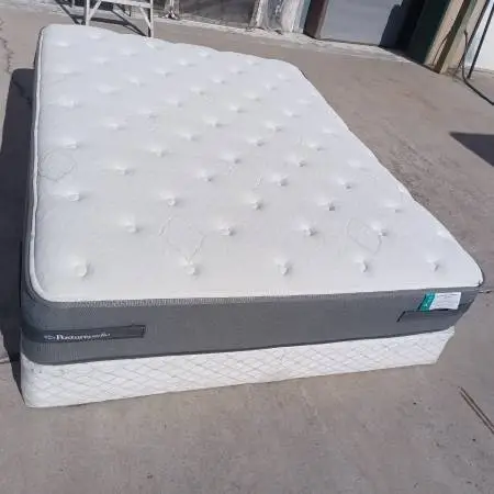Queen mattress and box spring